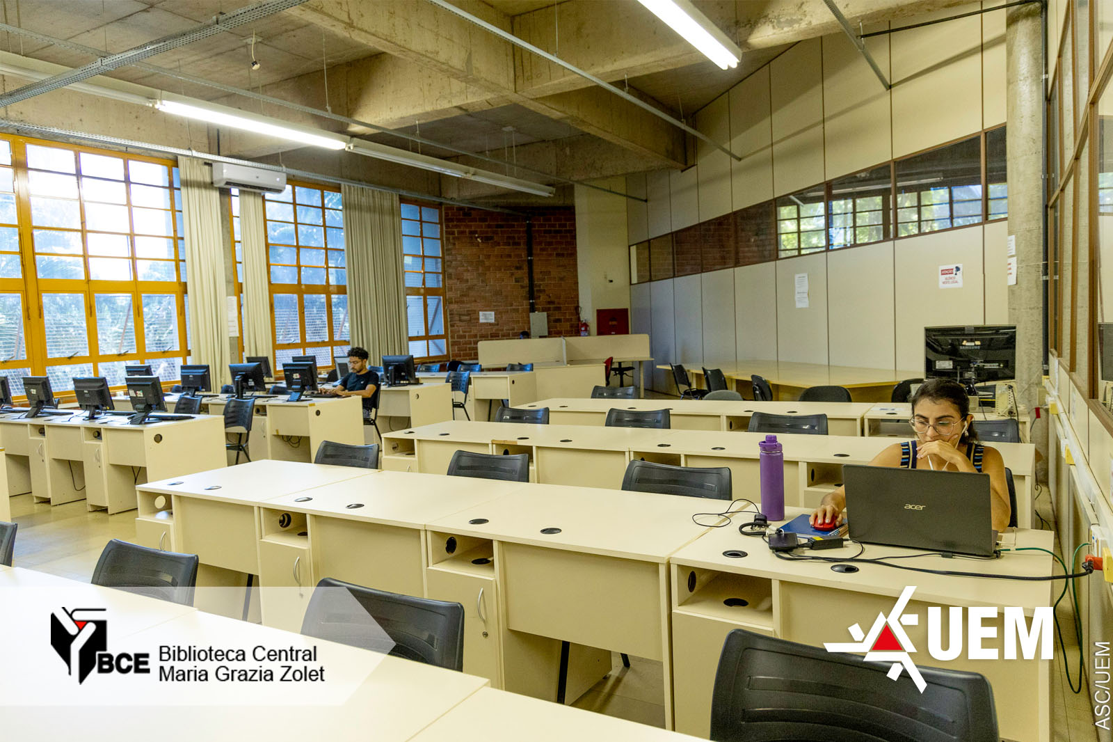 São 20 dispositivos equipados com os principais softwares disponíveis para toda comunidade interna e externa 