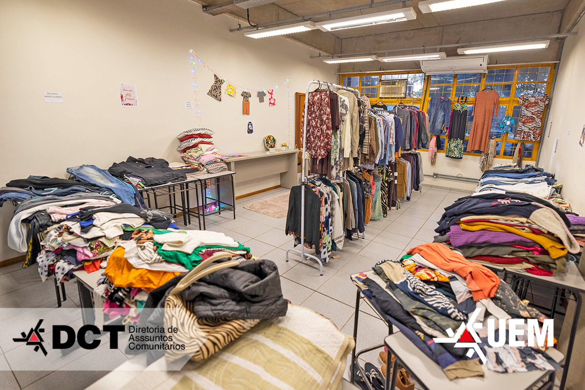 Primeira edição do Cabide Universitário distribuiu roupas e cobertores promoveu engajamento estudantil
