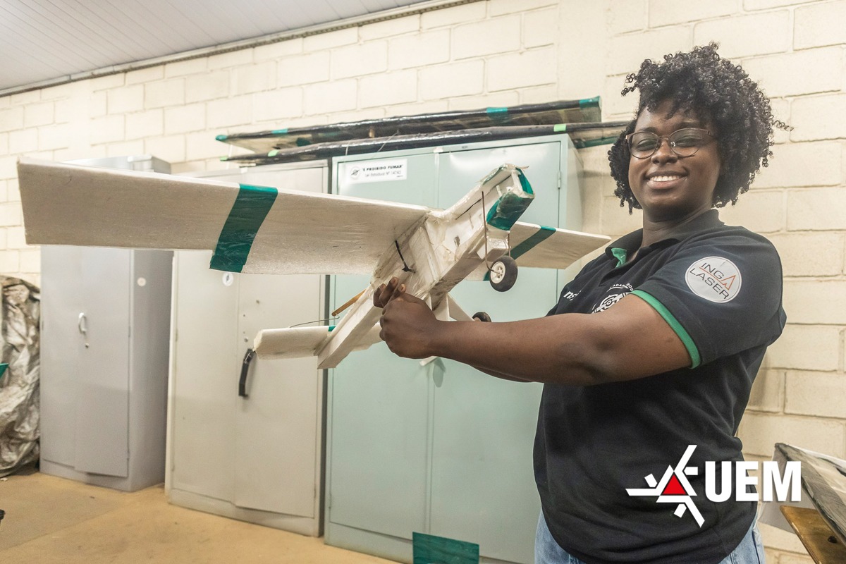 O quantitativo de estudantes matriculadas em cursos da universidade é maior, em comparação aos homens 