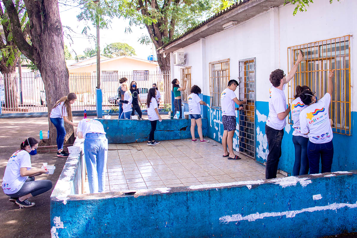 Cem alunos do curso vão realizar pinturas, paisagismo e revitalização do parquinho da escola no próximo fim de semana